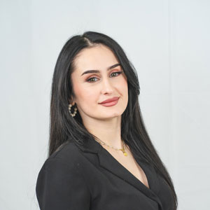 Extensions Spezialistin Mariam